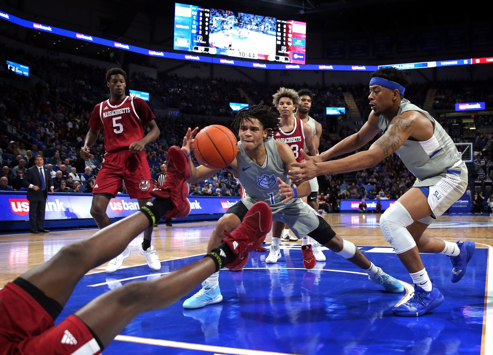 St. Louis University beats UMass 83-80 in overtime